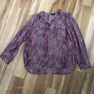 Jones New York top. Sheer material. Maroon, white, and black. Size XL. NWT.